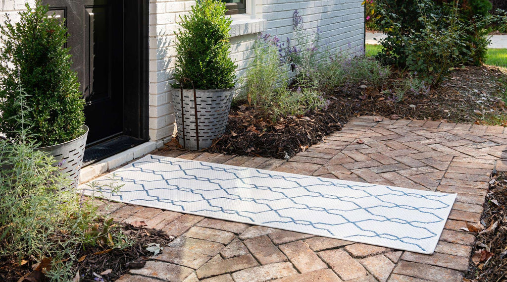 Outdoor Links Trellis Rug - The Nifty Decor
