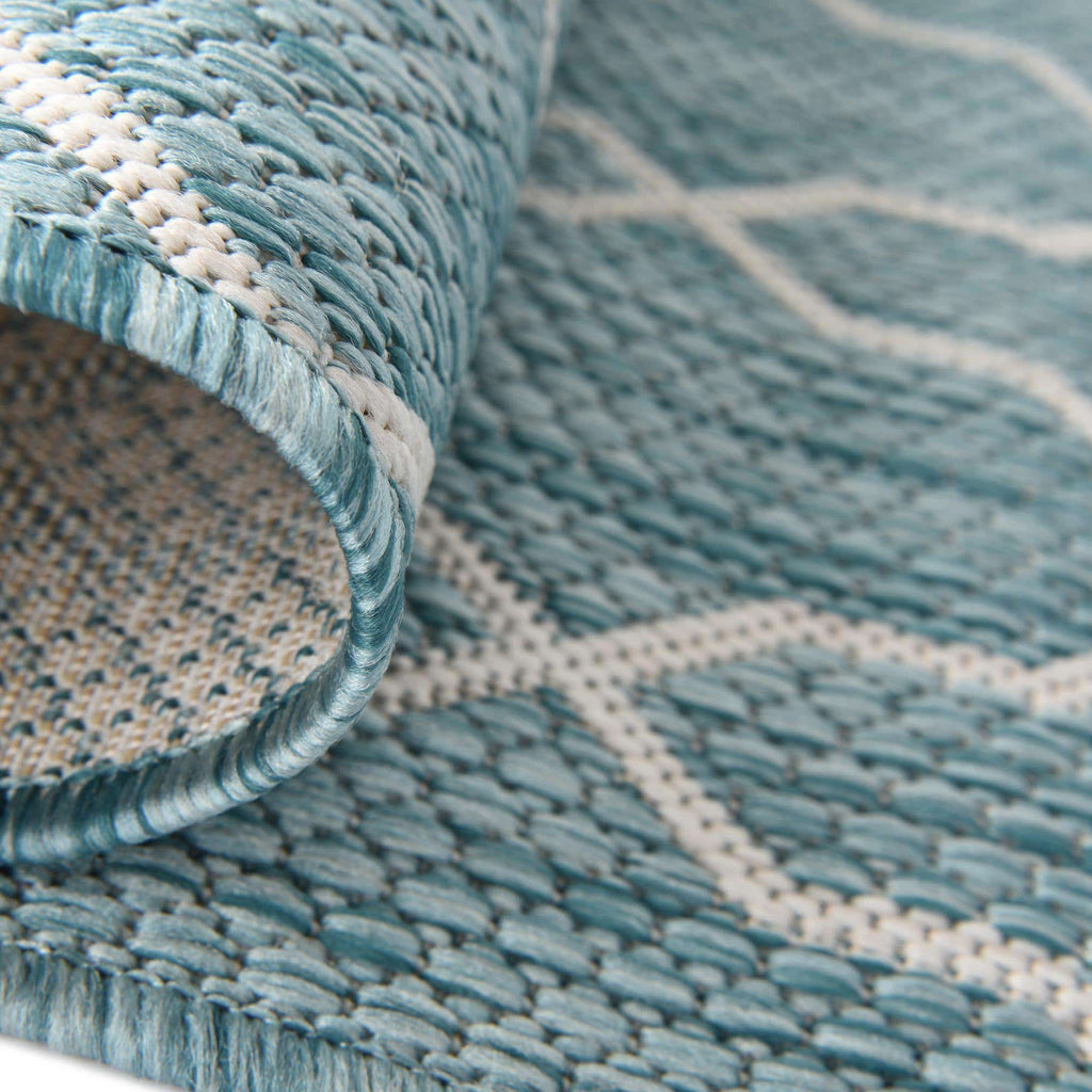 Outdoor Links Trellis Rug - The Nifty Decor