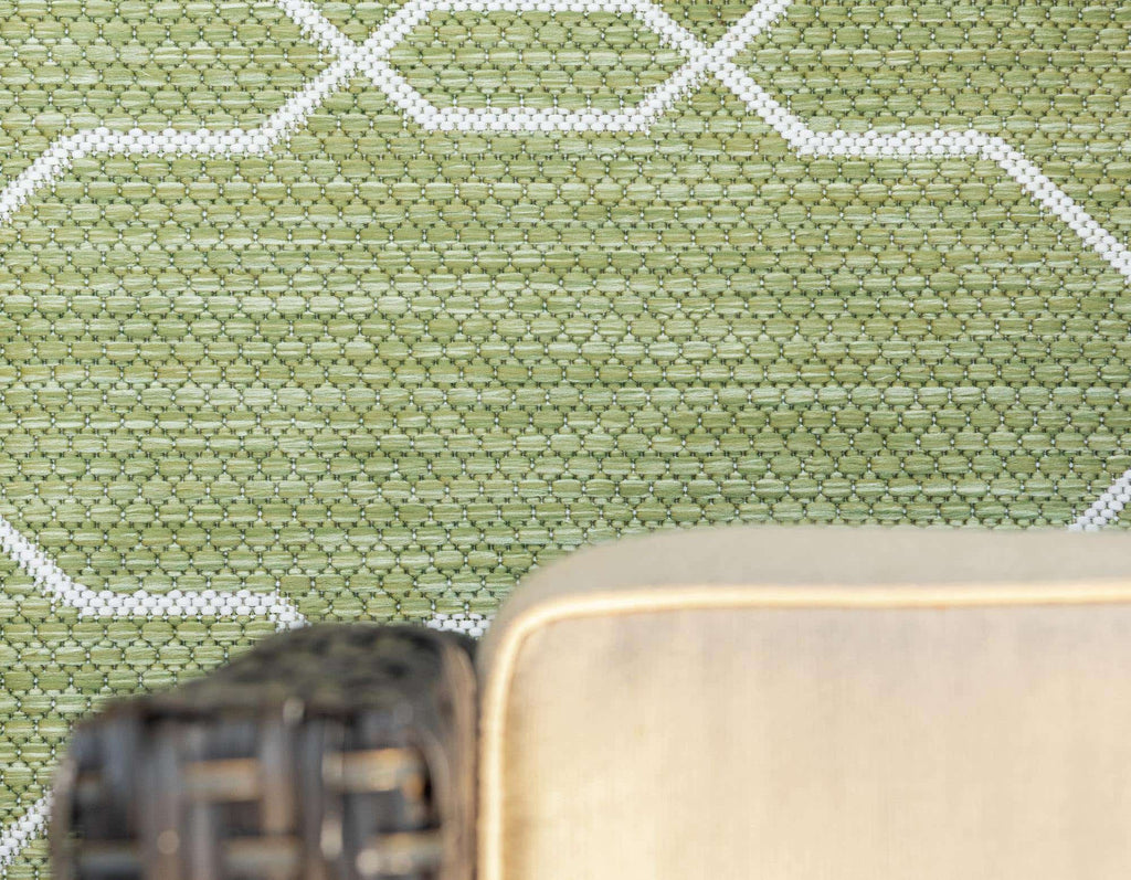 Outdoor Links Trellis Rug - The Nifty Decor
