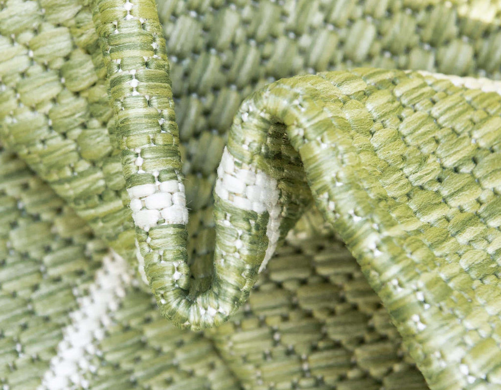 Outdoor Links Trellis Rug - The Nifty Decor
