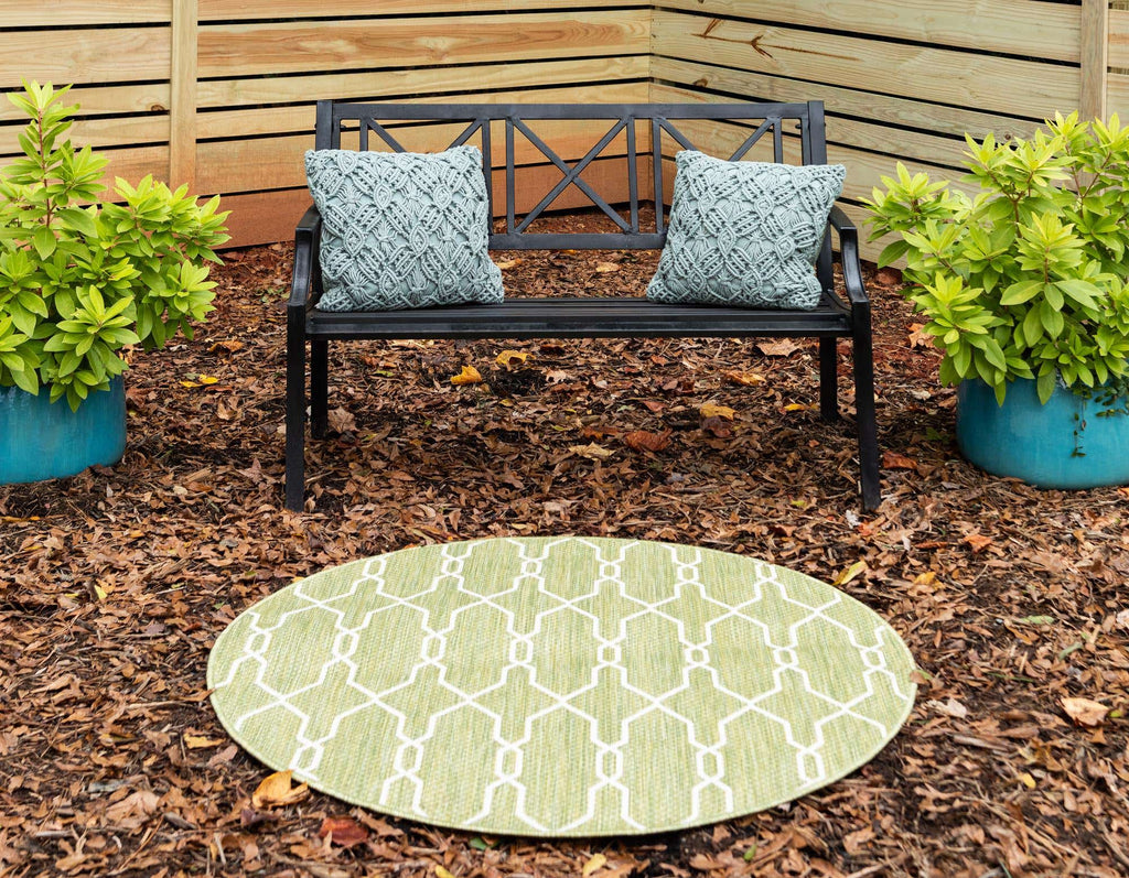 Outdoor Links Trellis Rug - The Nifty Decor