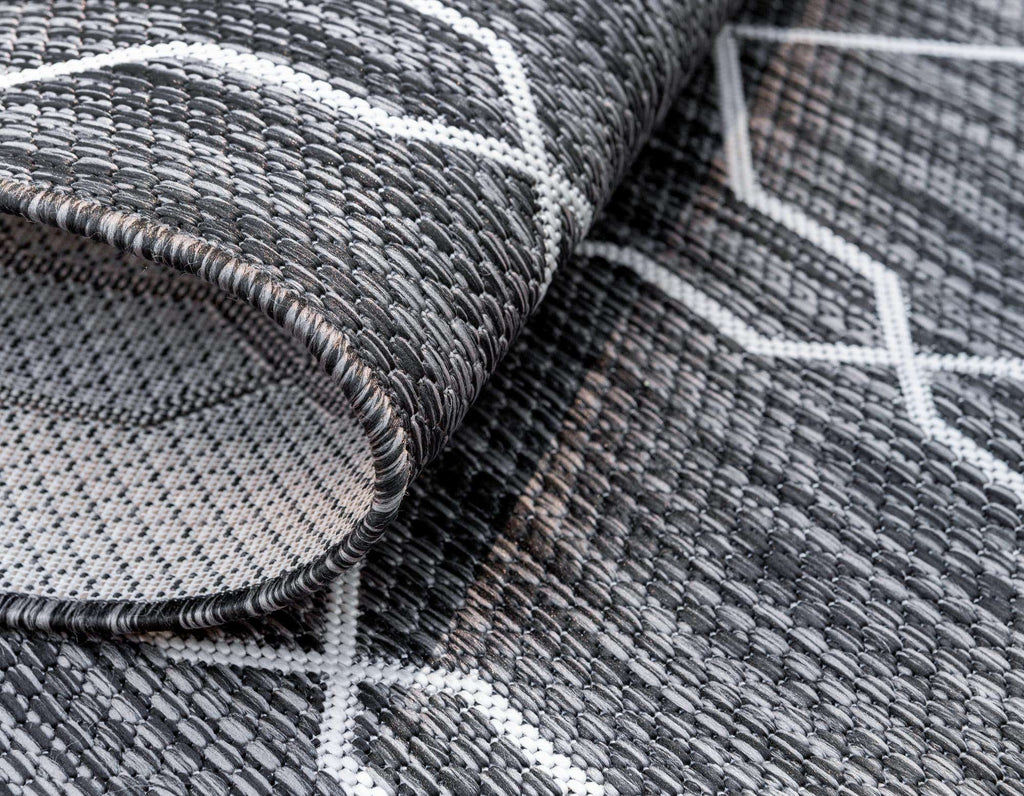 Outdoor Links Trellis Rug - The Nifty Decor