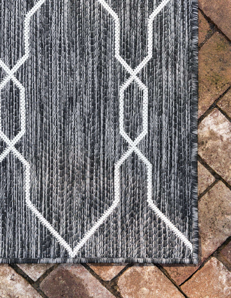 Outdoor Links Trellis Rug - The Nifty Decor