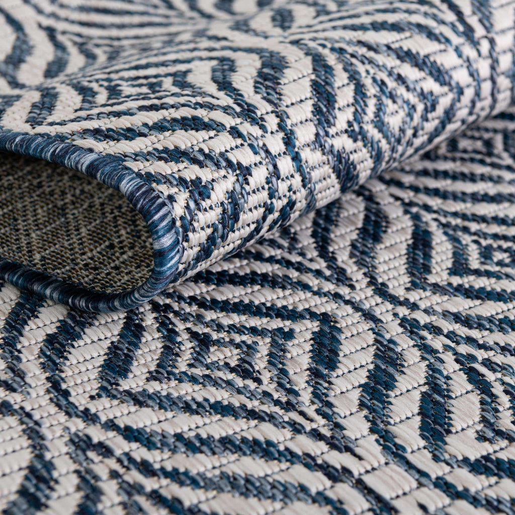 Outdoor Deco Trellis Rug - The Nifty Decor