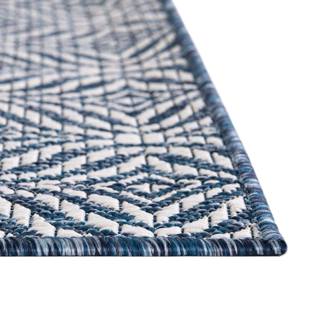 Outdoor Deco Trellis Rug - The Nifty Decor