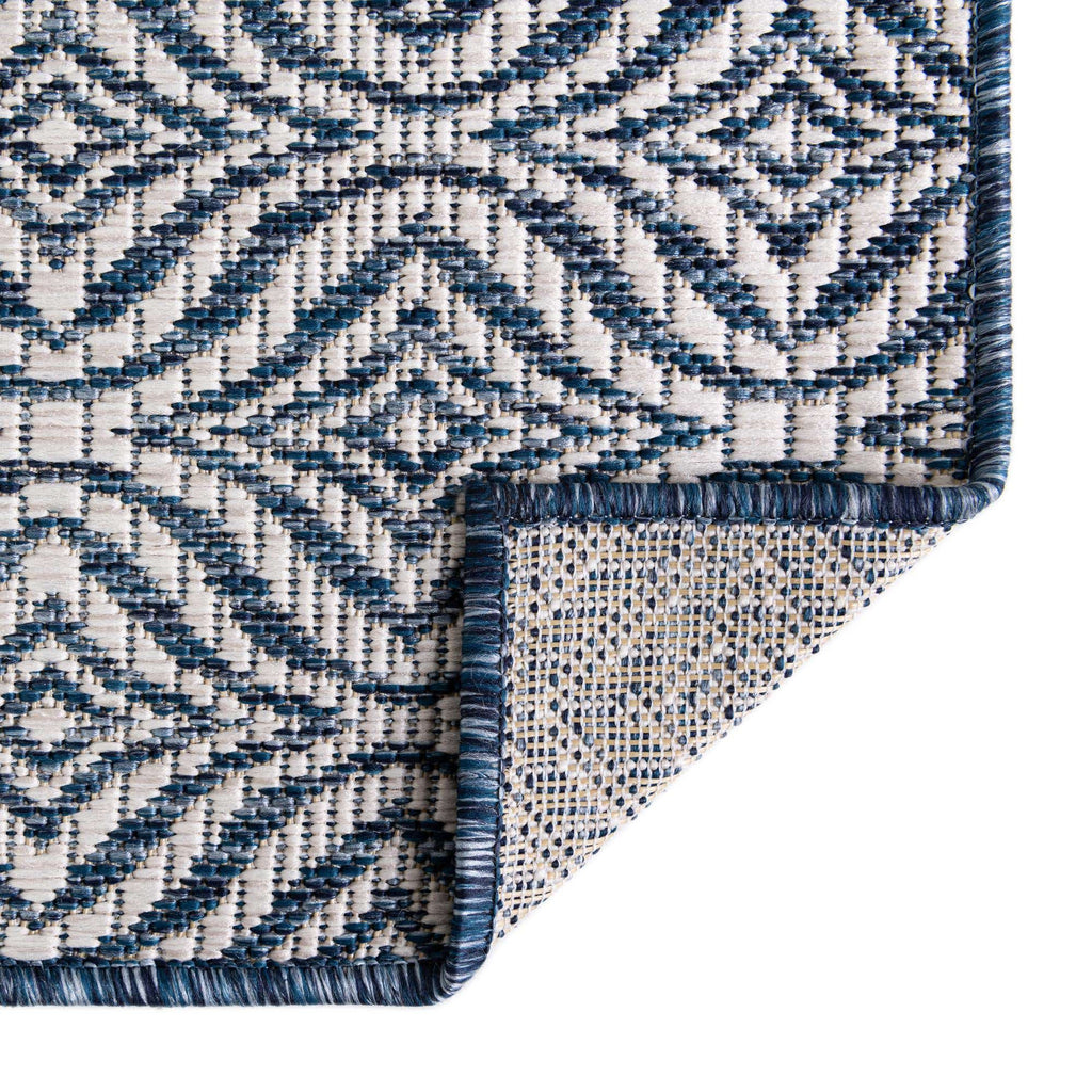 Outdoor Deco Trellis Rug - The Nifty Decor