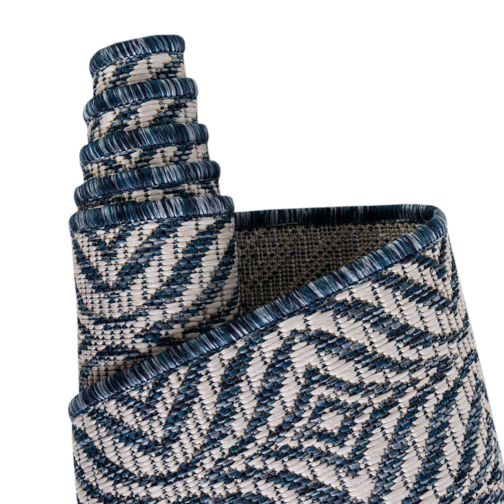 Outdoor Deco Trellis Rug - The Nifty Decor
