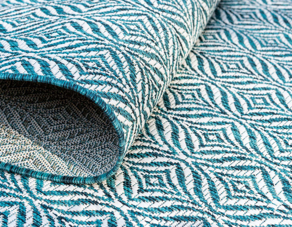 Outdoor Deco Trellis Rug - The Nifty Decor