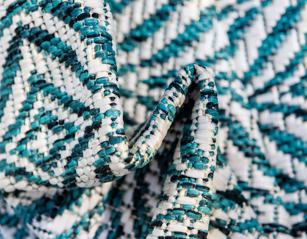 Outdoor Deco Trellis Rug - The Nifty Decor
