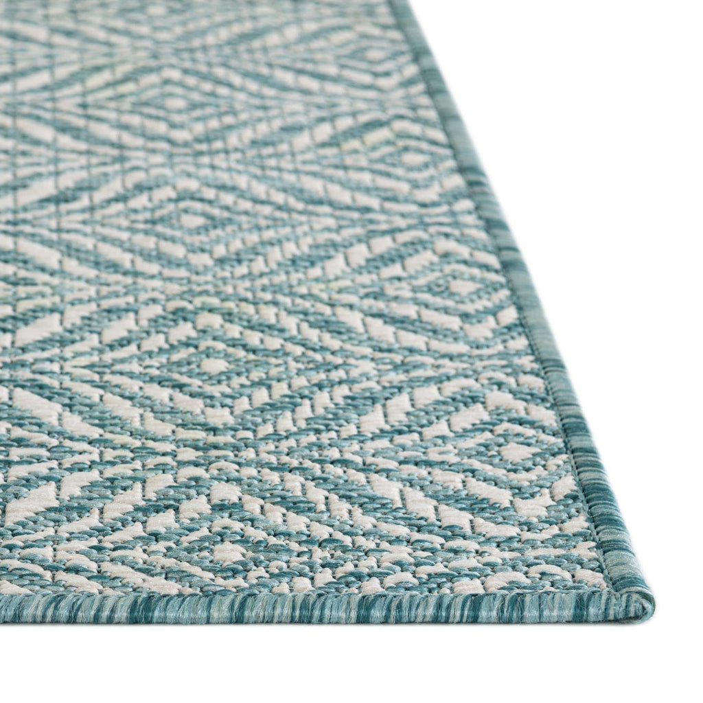 Outdoor Deco Trellis Rug - The Nifty Decor