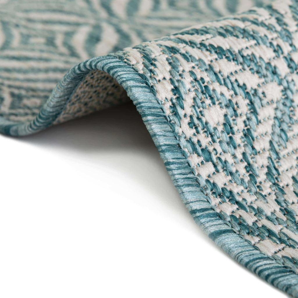 Outdoor Deco Trellis Rug - The Nifty Decor