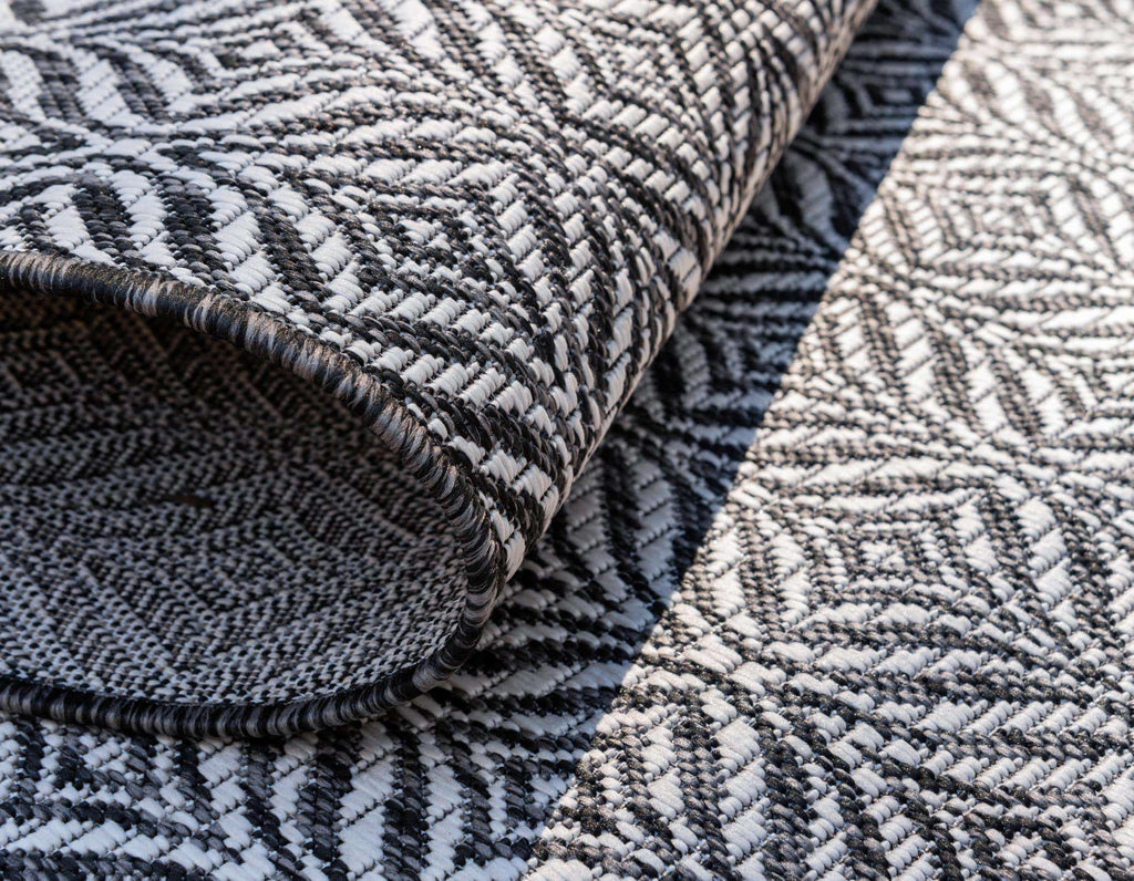 Outdoor Deco Trellis Rug - The Nifty Decor