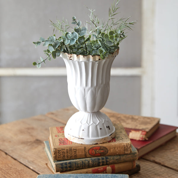 Small scalloped Vase - Bombay Mercantile
