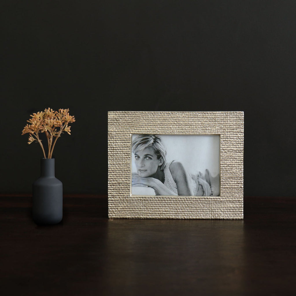 FRAME Sierra Modern Tela 5 x 7 Frame (Gold) - The Nifty Decor