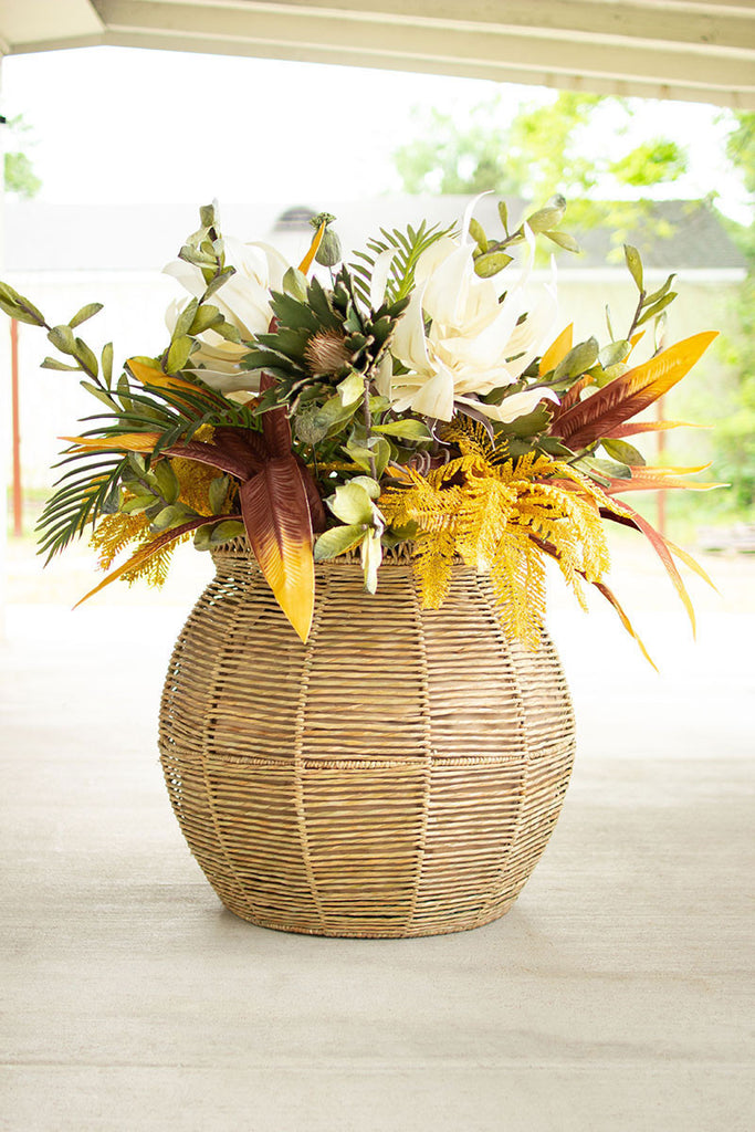 Large round woven seagrass planter - The Nifty Decor