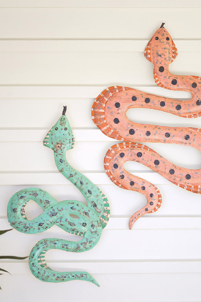 Set of 2 hand-hammered snakes - The Nifty Decor