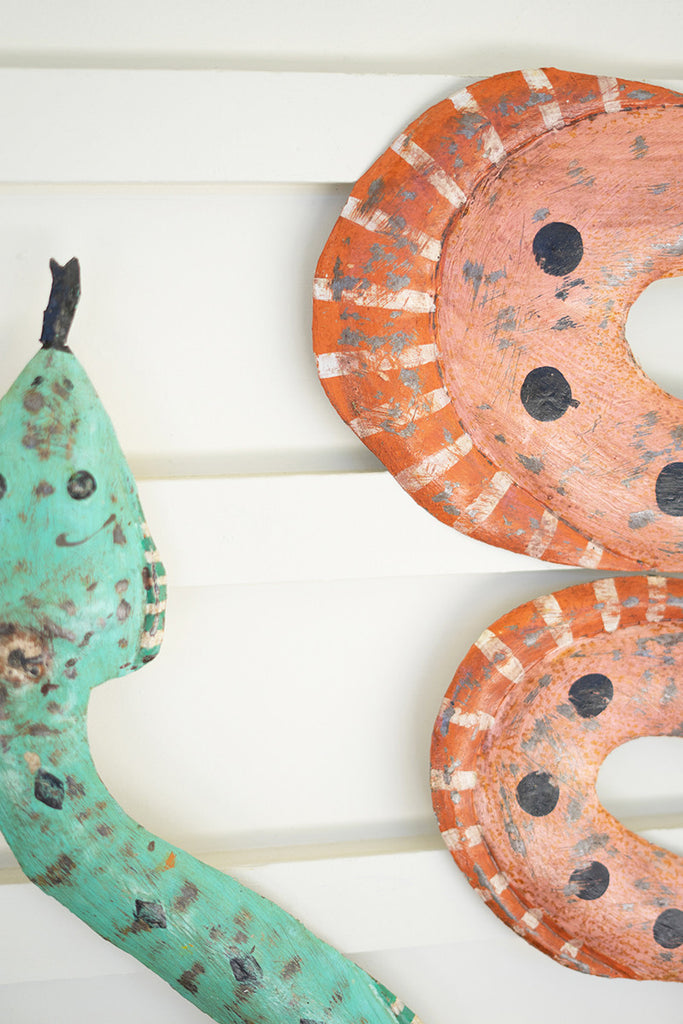 Set of 2 hand-hammered snakes - The Nifty Decor