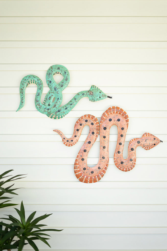 Set of 2 hand-hammered snakes - The Nifty Decor