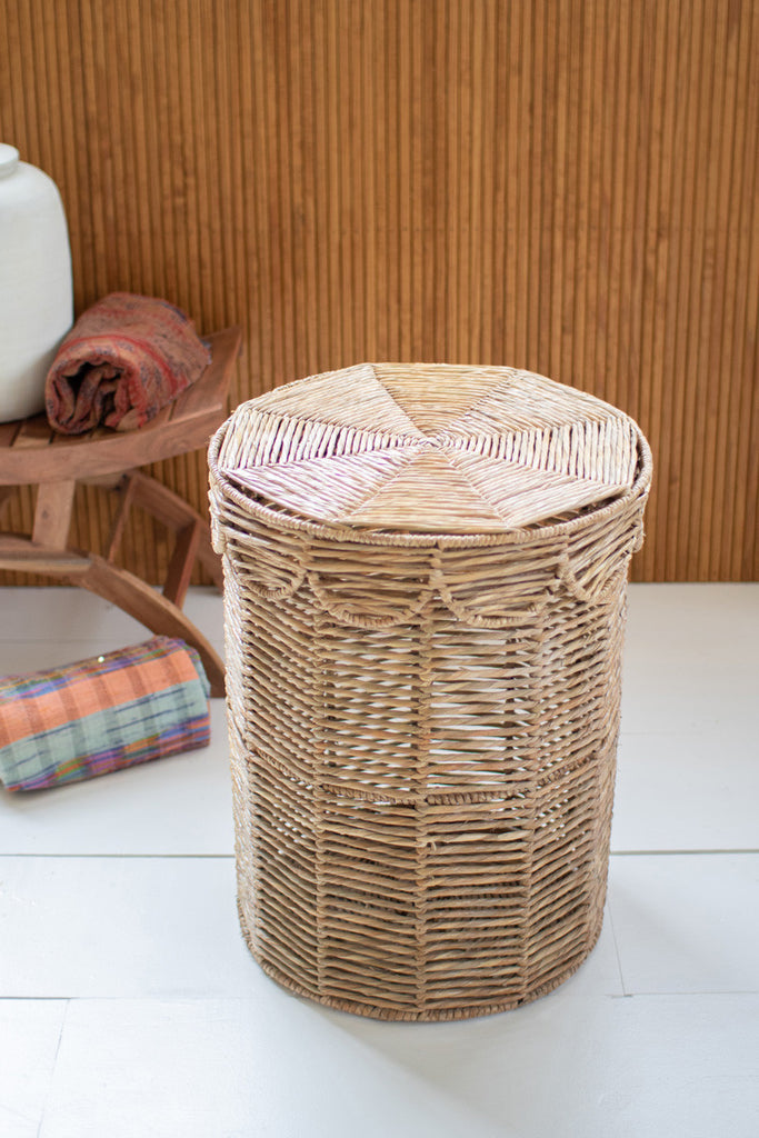 Woven seagrass hamper with scalloped edge lid - Bombay Mercantile