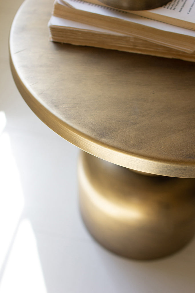 Metal accent table - The Nifty Decor