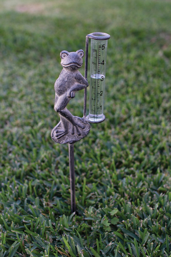 Rustic iron frog rain guage - Bombay Mercantile