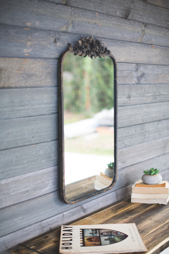 Mirror with flower details - The Nifty Decor