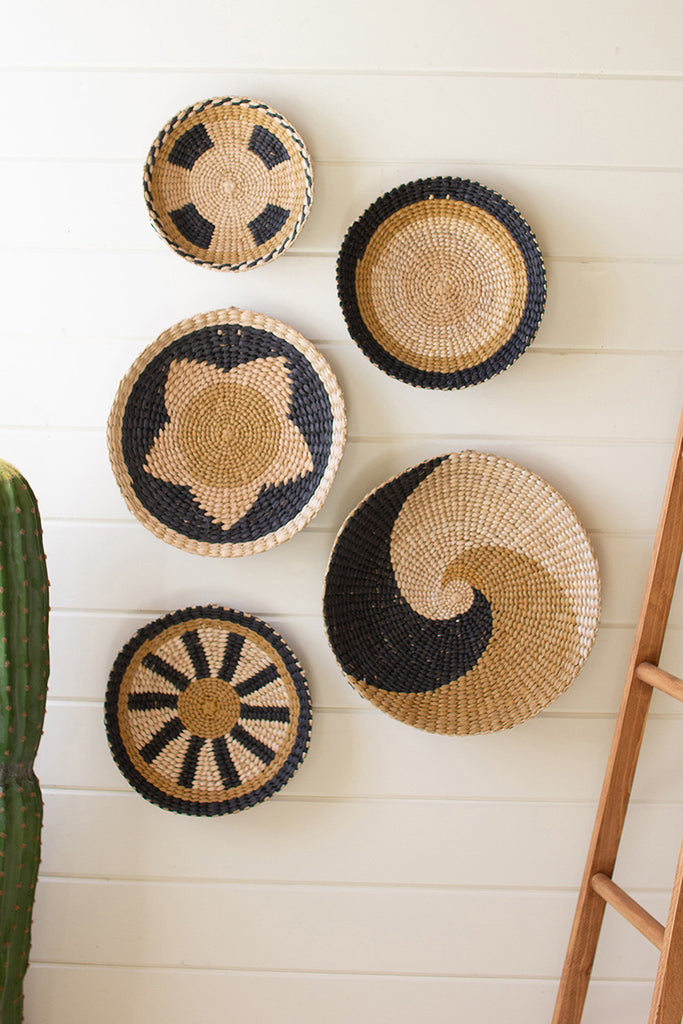 Round seagrass wall art, set of 5 - The Nifty Decor