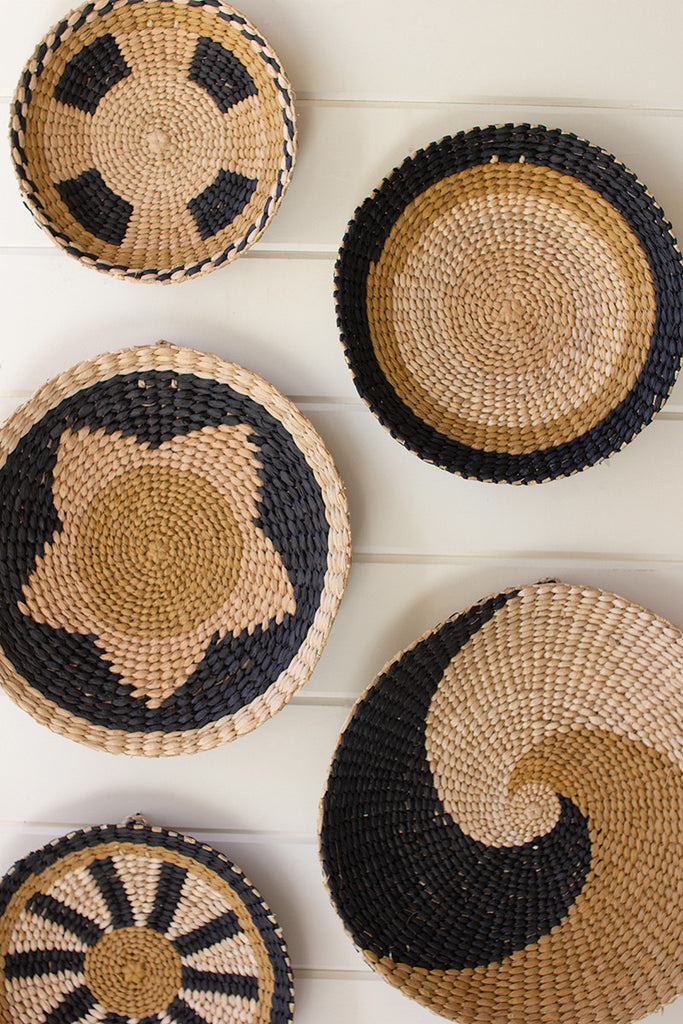 Round seagrass wall art, set of 5 - The Nifty Decor