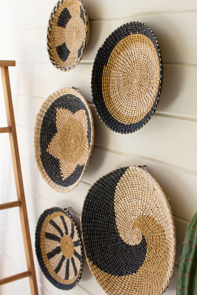Round seagrass wall art, set of 5 - The Nifty Decor