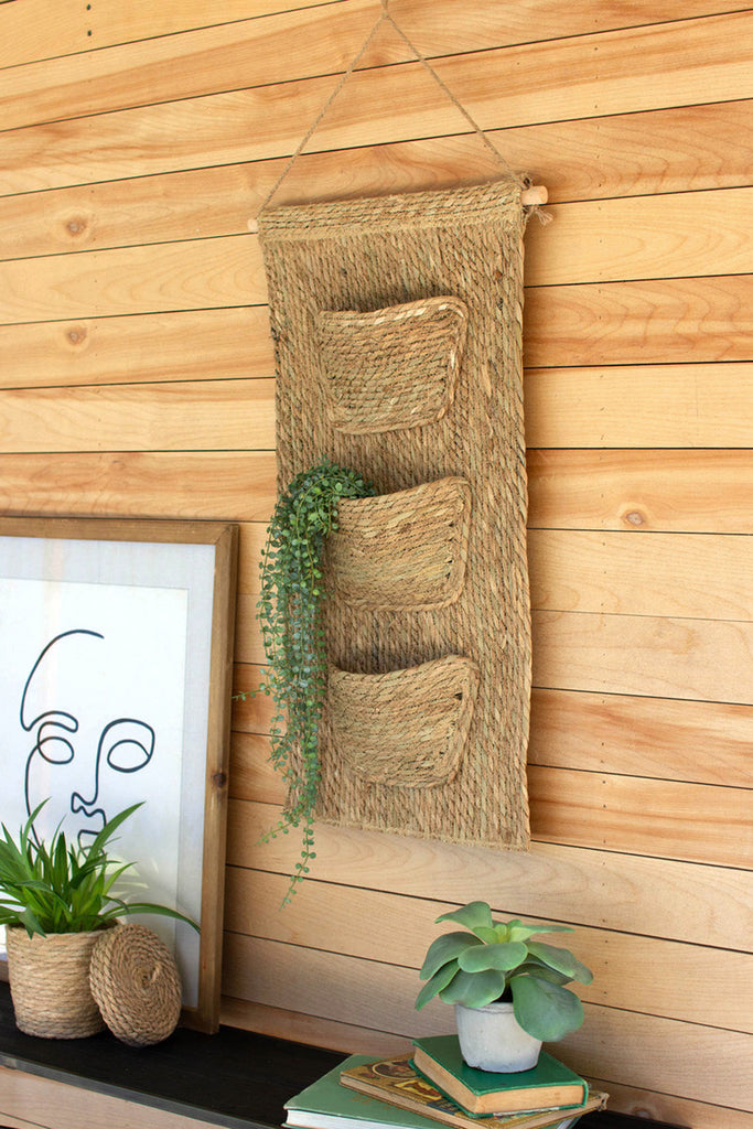 Seagrass wall hanging with pockets - Bombay Mercantile