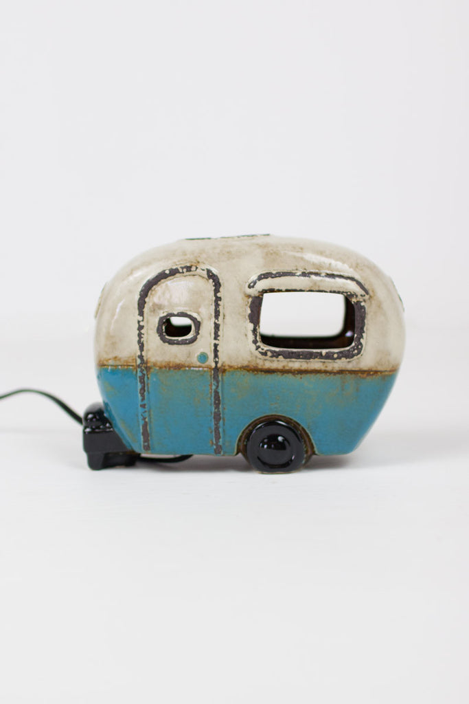 Ceramic camper lamp - The Nifty Decor