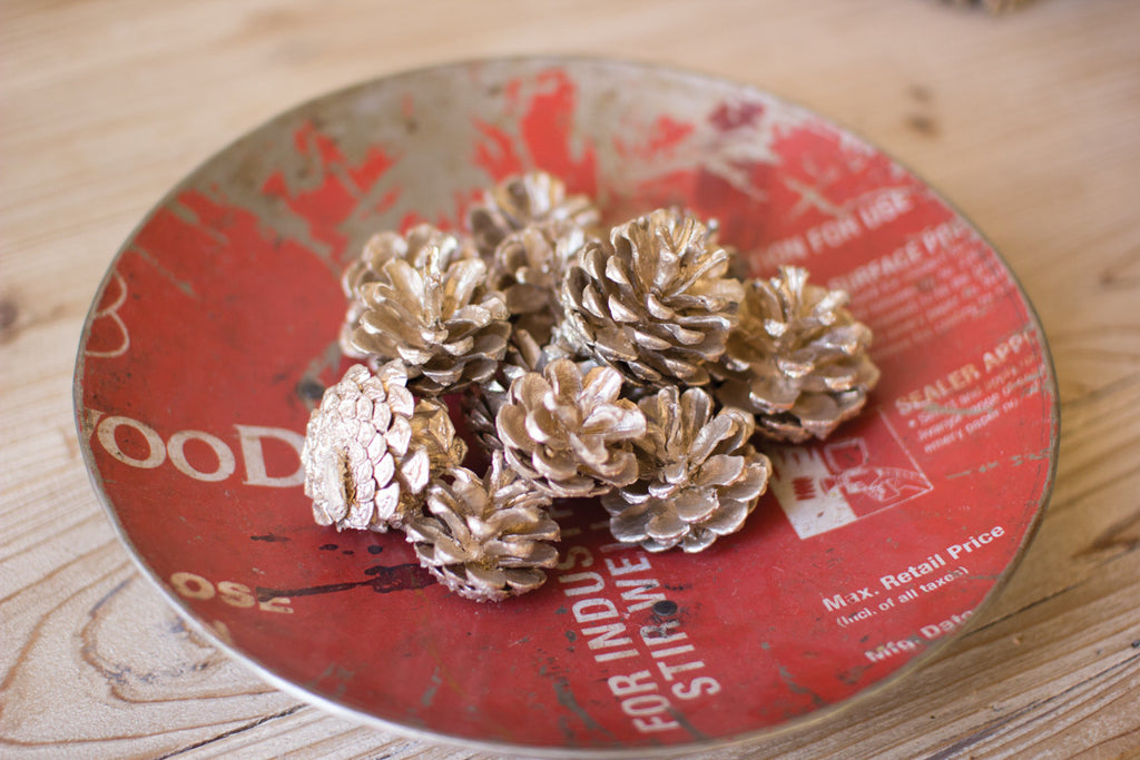 Champagne finish pinecones - The Nifty Decor