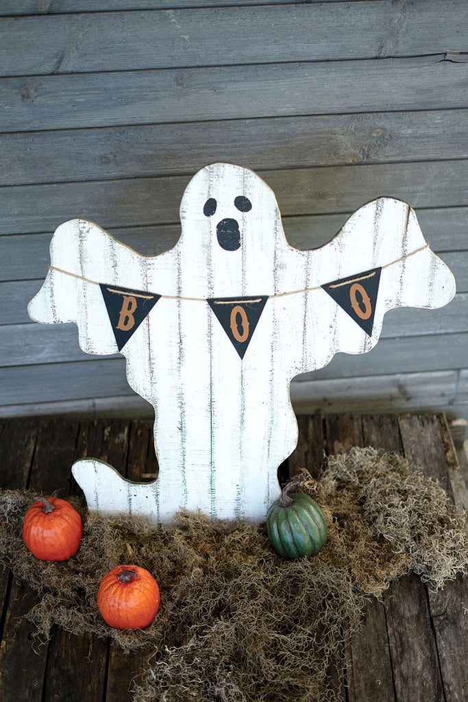 Painted wooden ghost with boo pennant - The Nifty Decor