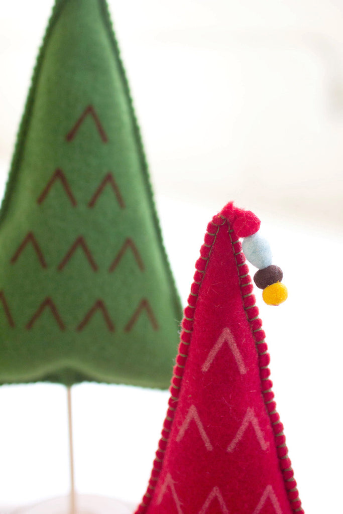 Set of 2 felt christmas trees - Bombay Mercantile
