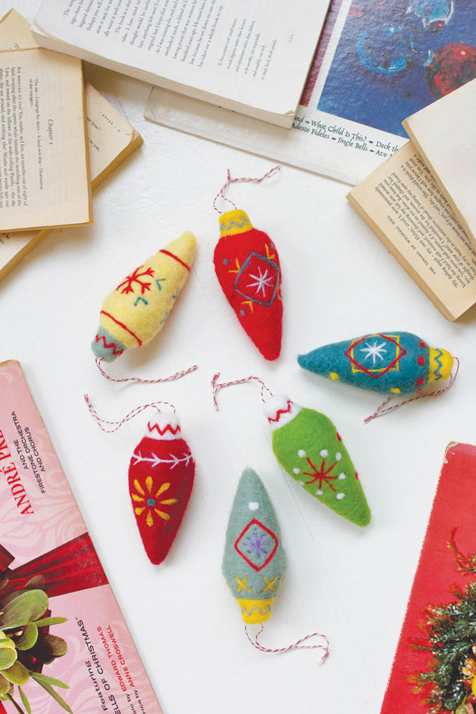 Set of 6 felt christmas ornaments - Bombay Mercantile