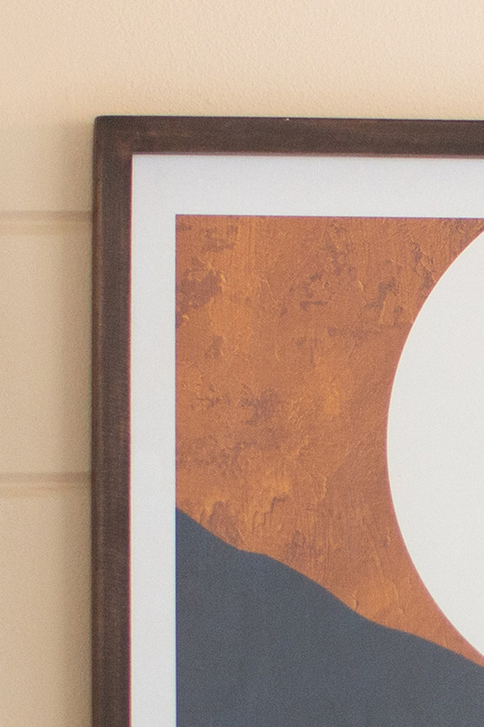 Graphic print under glass - The Nifty Decor