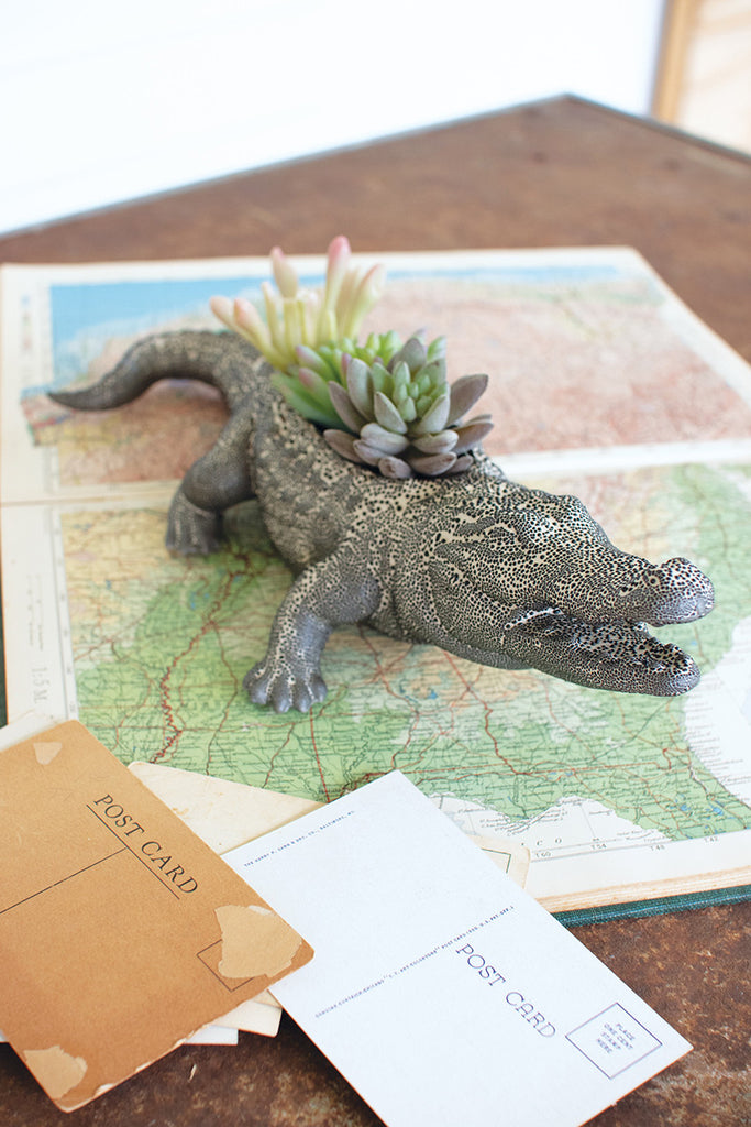 Ceramic alligator planter - The Nifty Decor