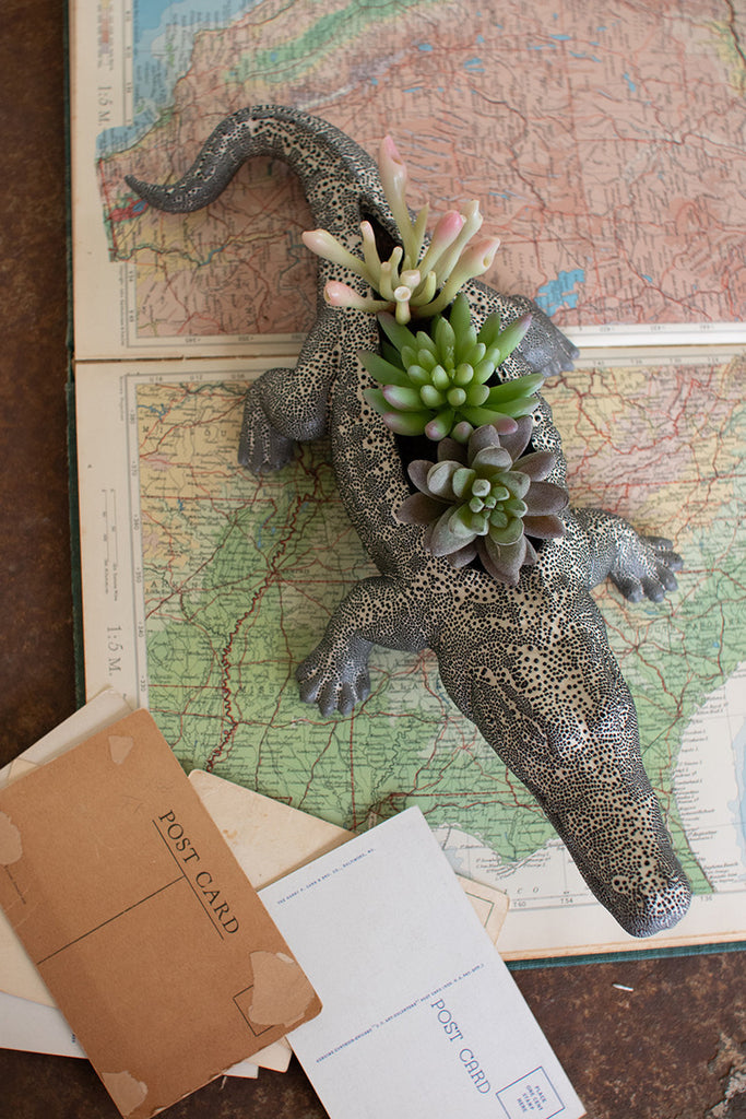 Ceramic alligator planter - The Nifty Decor