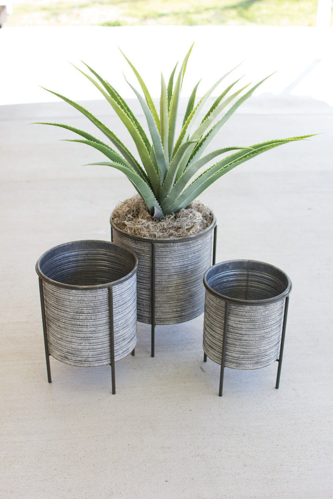 Planters with iron bases, set of 3 - The Nifty Decor