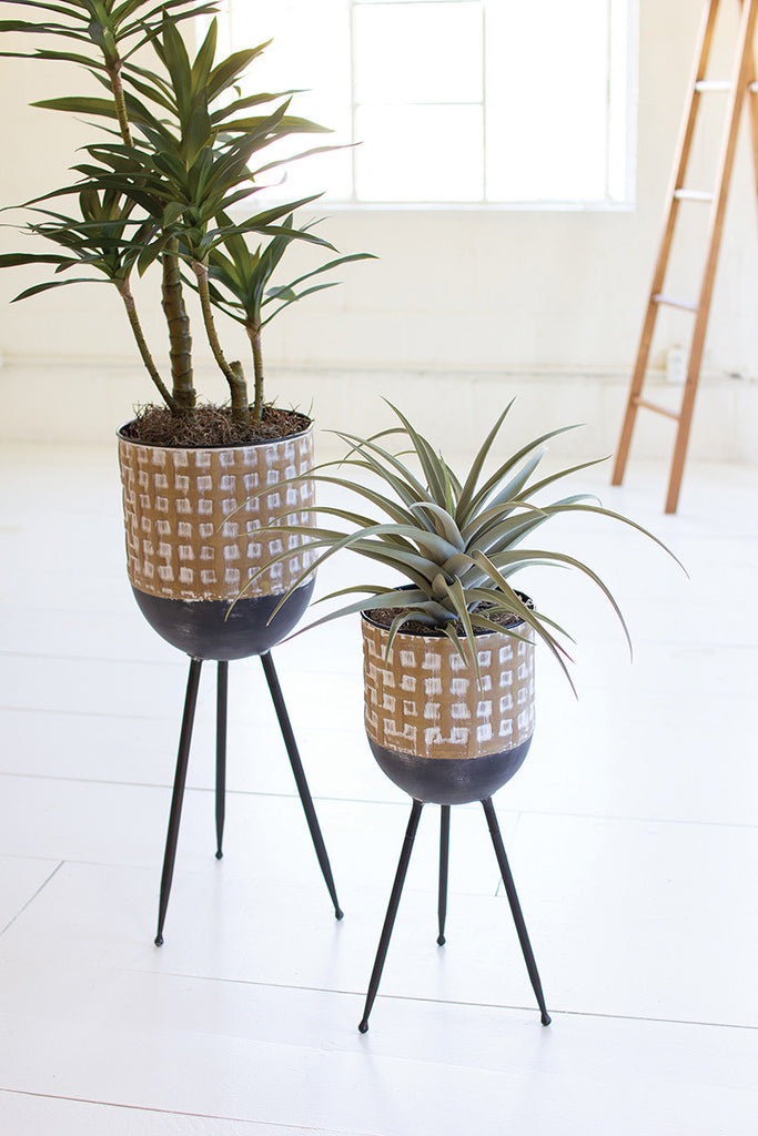 Planters on tri-pod bases, set of 2 - The Nifty Decor