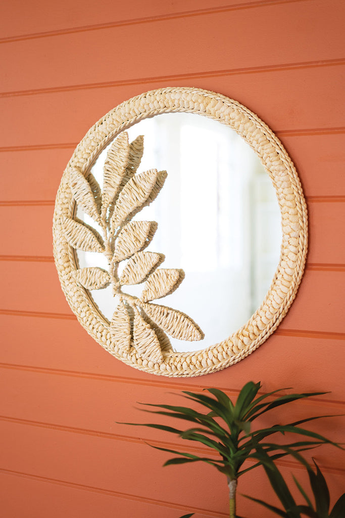 Mirror with cornhusk frame - The Nifty Decor