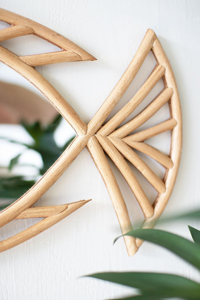 Rattan fish mirror - The Nifty Decor