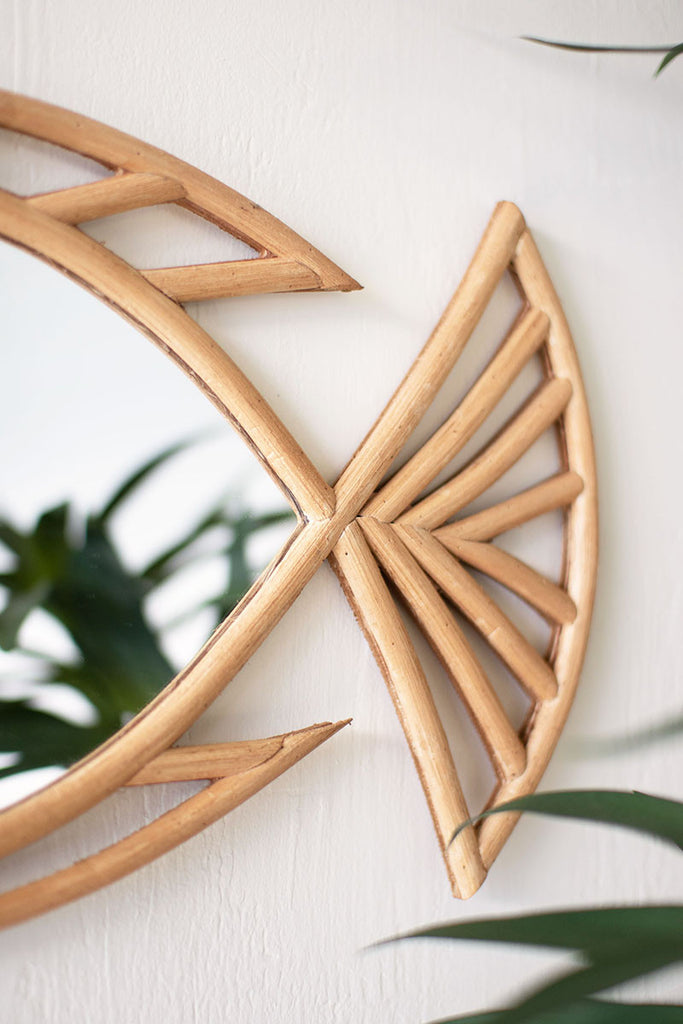 Rattan fish mirror - The Nifty Decor