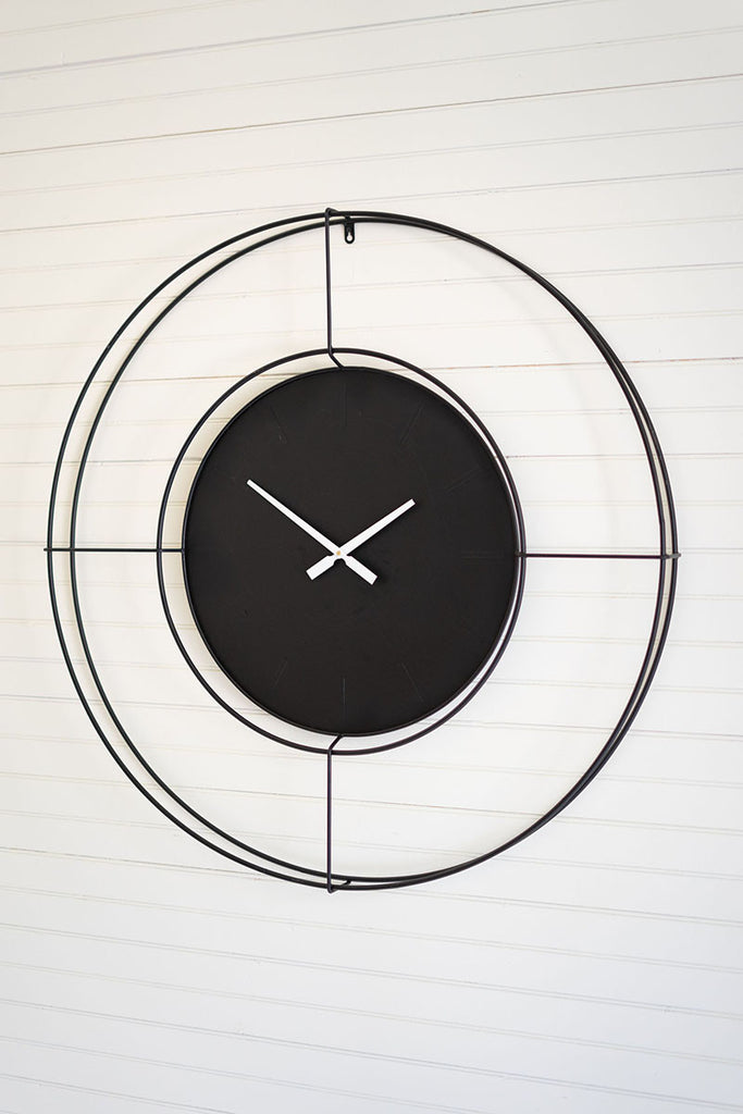 Black metal wall clock - The Nifty Decor