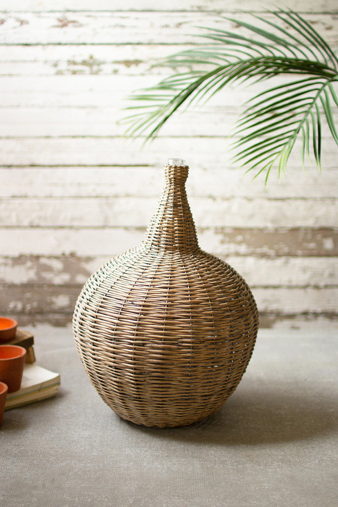 Wicker vessel with glass neck - The Nifty Decor