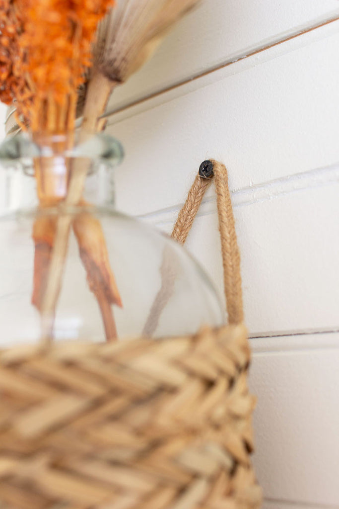Seagrass wrapped bottle - The Nifty Decor