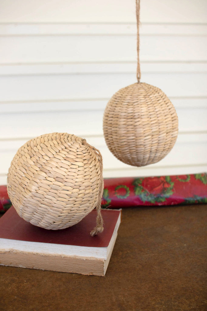 Woven round seagrass christmas ornament, set of 6 - Bombay Mercantile