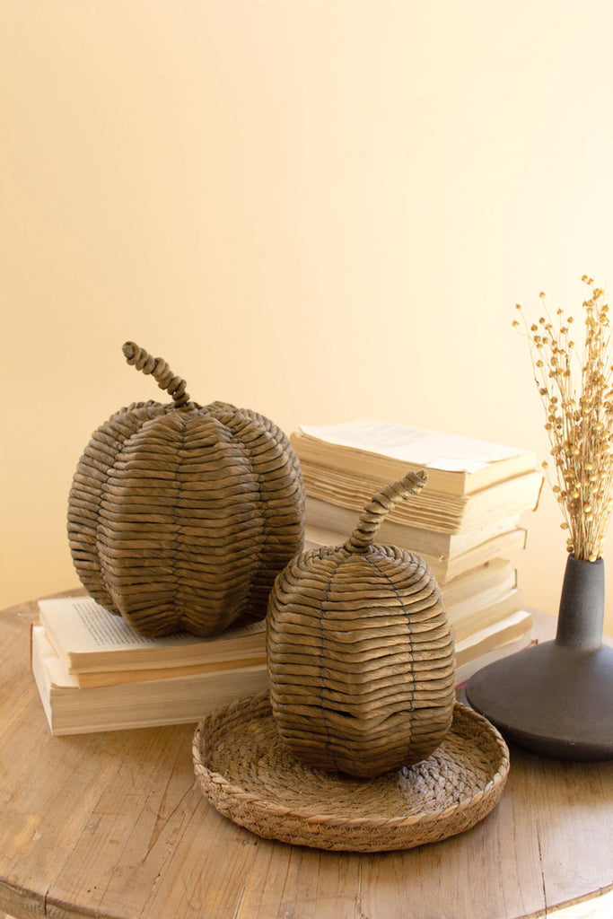 Set of 2 natural woven pumpkins - Bombay Mercantile