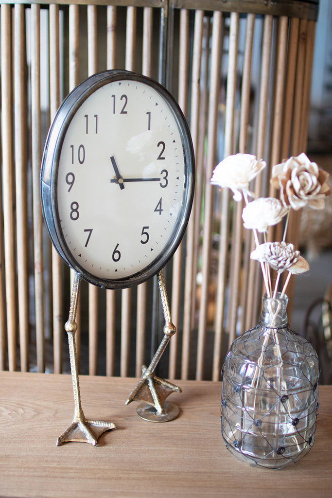 Table clock with duck feet - The Nifty Decor