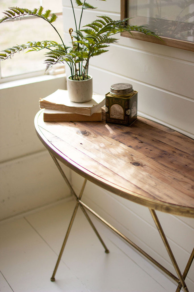 Round recycled wood & brass table - The Nifty Decor